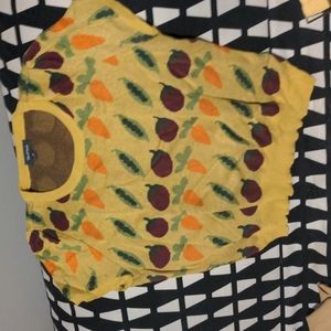 Short-sleeved veggie sweater